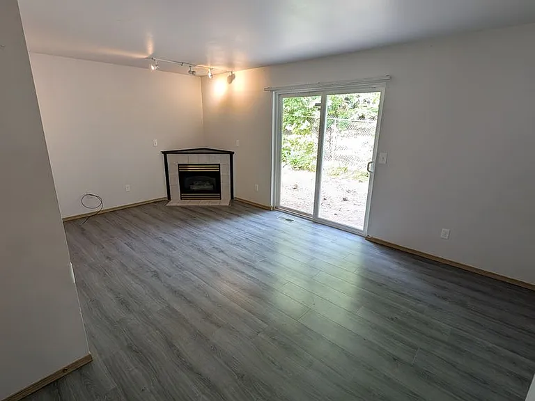 1762 Sage Ct — Photo 8