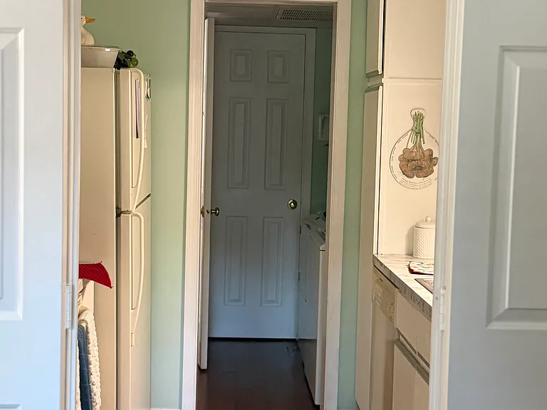 199 W King St #1-5 — Photo 19