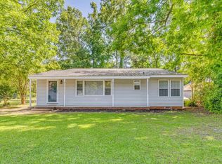 208 E Columbus St, Whiteville, NC 28472
