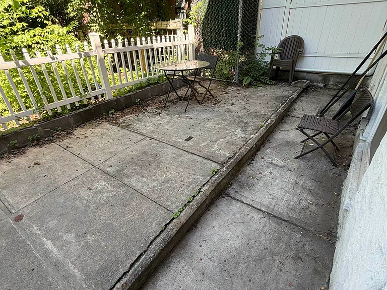 646 W 207th St #1 — Photo 8