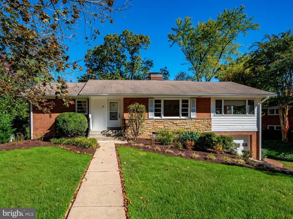 7001 Clemson Dr, Alexandria, VA 22307