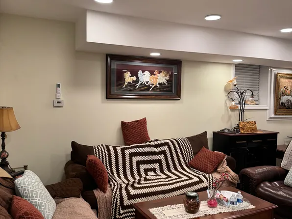 3085 Bevy Pl #1B, Bronx, NY 10465