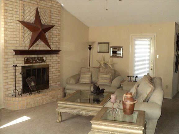 2nd image of 2632 Melissa Ln