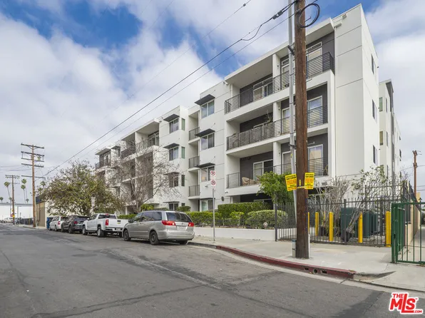 3061 W 12th Pl Unit 202, Los Angeles, CA 90006