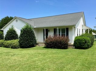 2809 Shady Grove Rd, Honea Path, SC 29654
