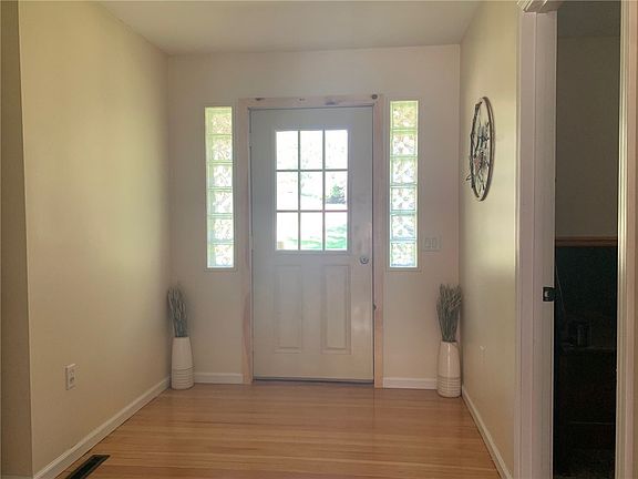 2nd image of 5800 Barber Ln