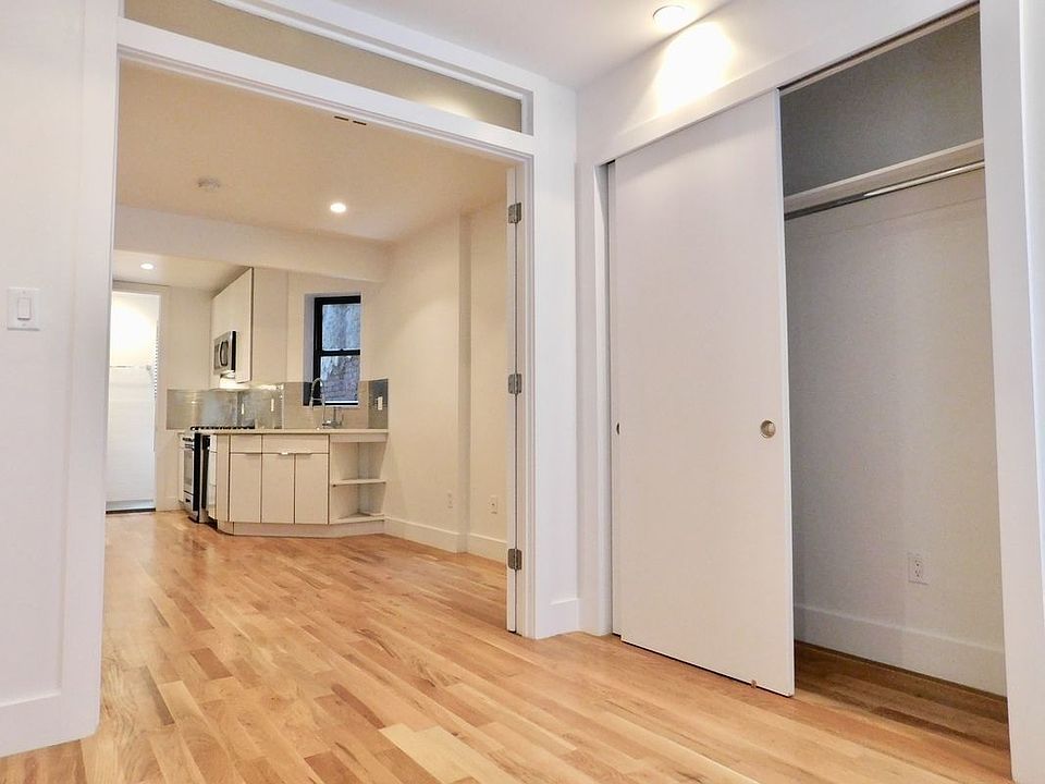 2nd image of 211 Madison St APT 11