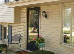 1348 Cambridge Dr, South Bend, IN