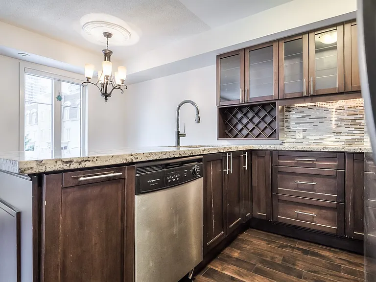 21 Pirandello St #1215 — Photo 4