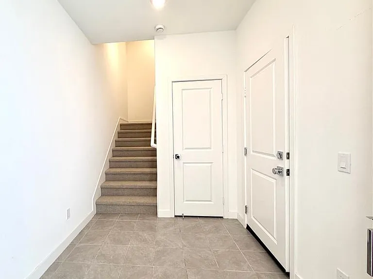1677 W Lincoln Ave #103 — Photo 25