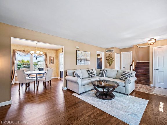 3rd image of 8204 W Evergreen Dr