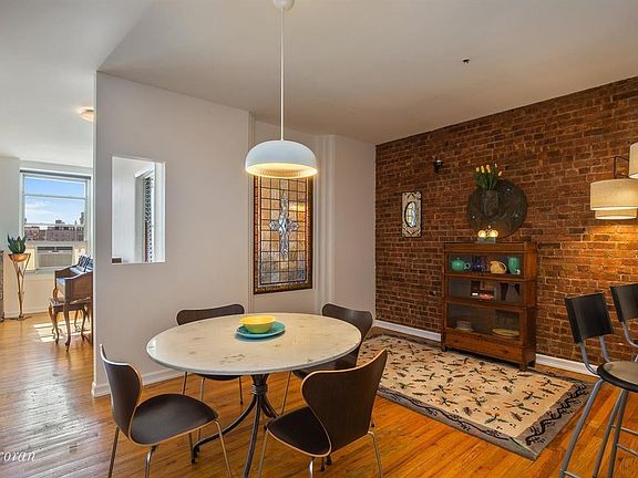 2nd image of 60 Pineapple St APT 7H