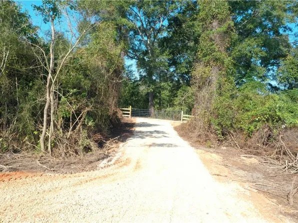 (undisclosed Address), Mount Hermon, LA 70450