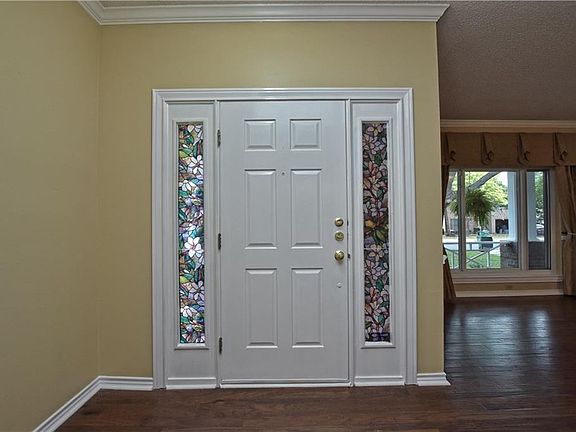 5th image of 1809 Iris Ln