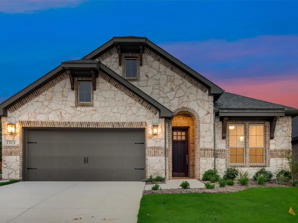 1313 Hickory Ct, Weatherford, TX 76086