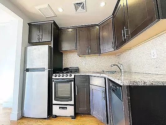 5th image of 321 W 139th St #5