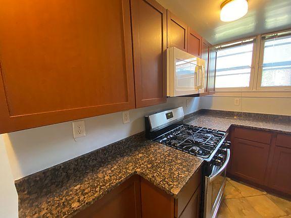 4th image of 205 N Division St APT 4