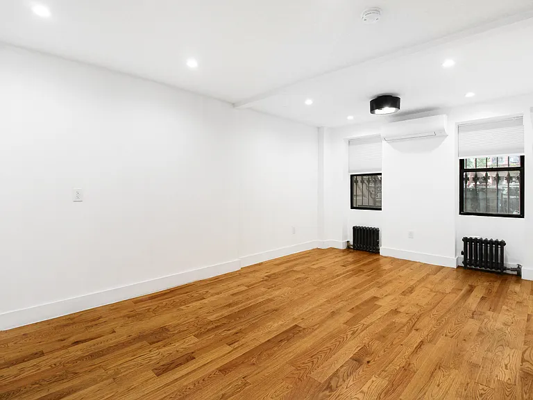 70 Halsey St #1 — Photo 9