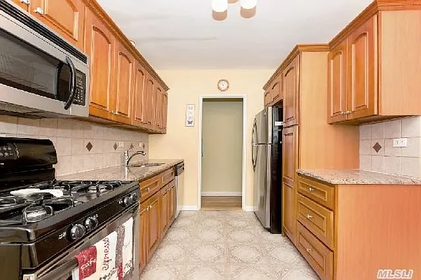 Sold by Douglas Elliman | media 10