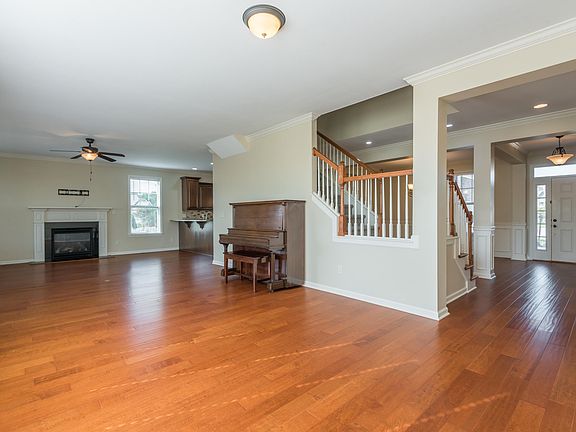 4th image of 1207 Finlaw Way