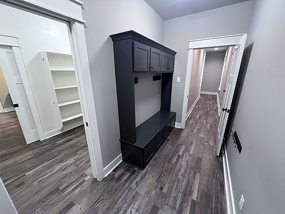 5th image of 206 Bridgewood Dr