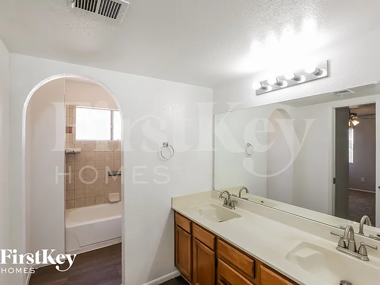 6849 W Yucca St — Photo 10