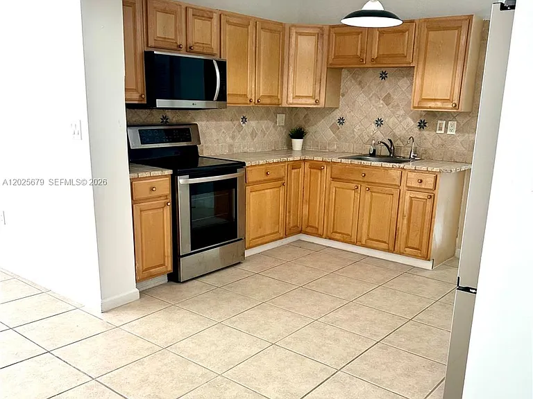 20301 NW 34th Ave — Photo 4