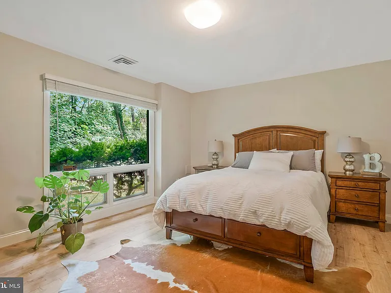 1715 Hollinwood Dr — Photo 46
