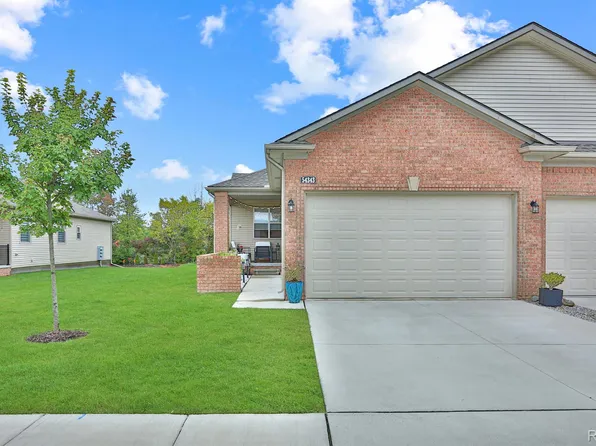 54343 Camden Cir, Chesterfield, MI 48051