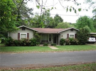 910 Peach St, Woodville, TX 75979