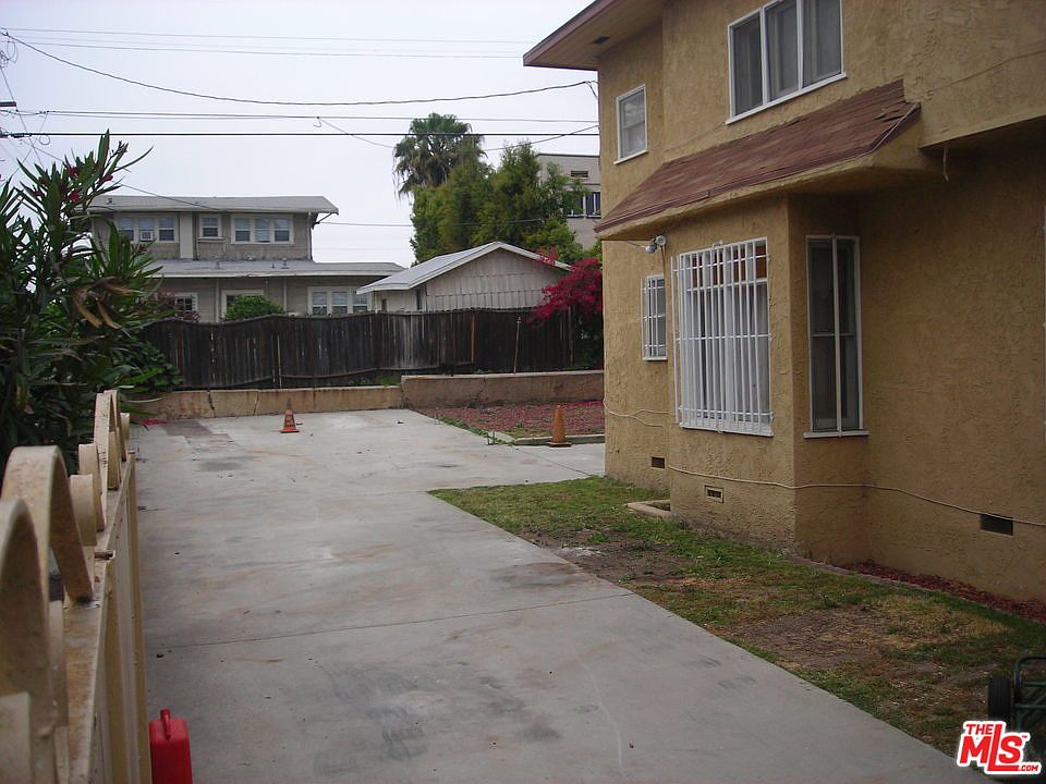 2nd image of 1917 S West View St