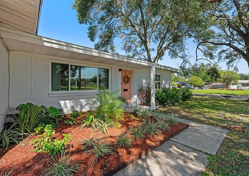 1st image of 1601 70TH AVENUE N