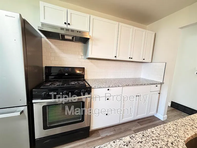 2257 Luxmore Dr — Photo 18