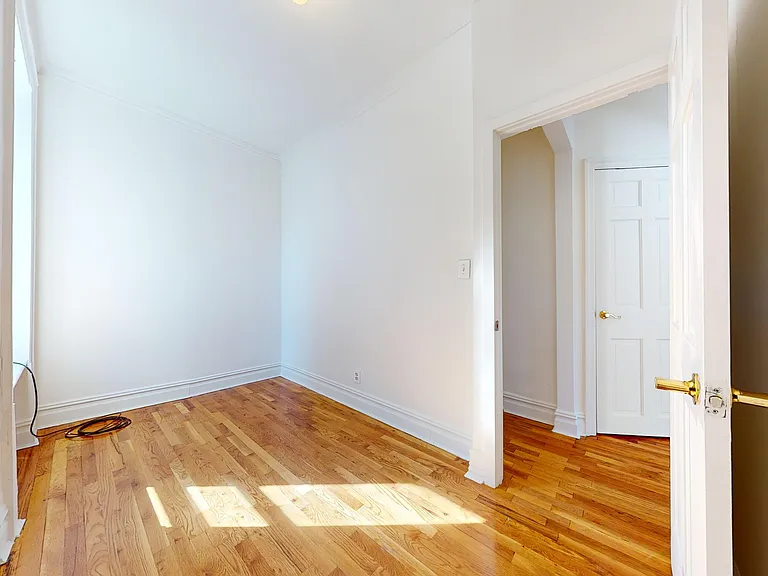 1443 York Ave #3B — Photo 9