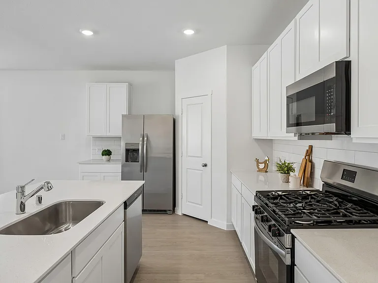 9112 Suttonridge Dr — Photo 12