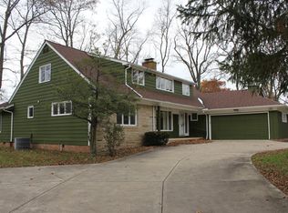 26586 Hendon Rd, Beachwood, OH 44122