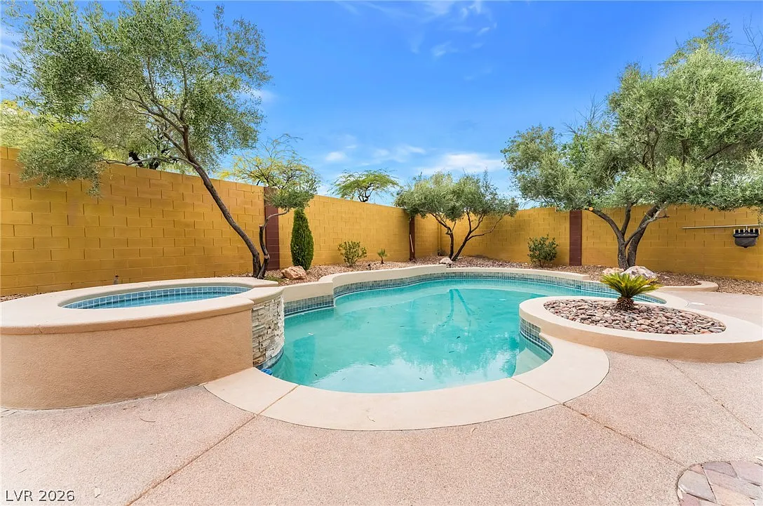 4 bed, 3.0 bath, 2577 sqft, $3,499 — Photo 3