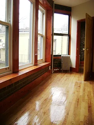 Rented by City Connections Realty | media 15