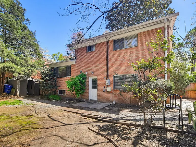 9717 Hedin Dr — Photo 32