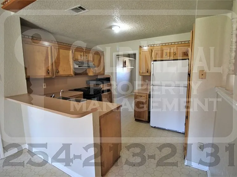 109 Benjamin Cir — Photo 4