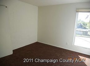 2nd image of 908 N Broadway Ave APT 506