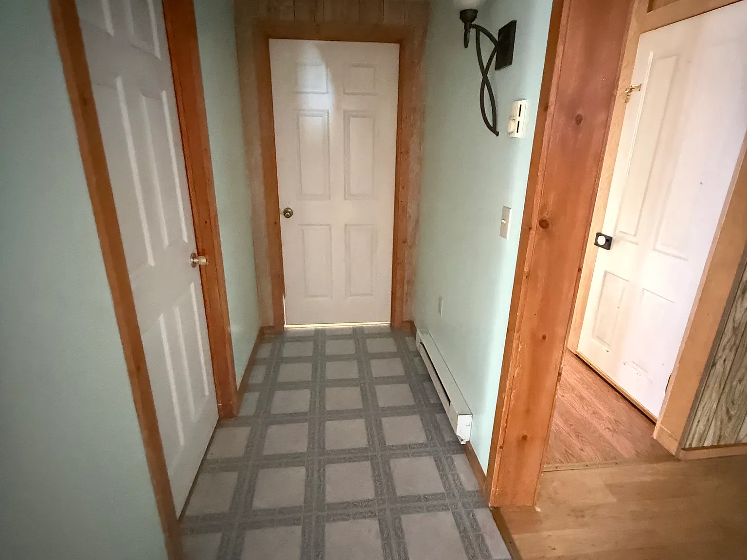 3 bed, 1000 sqft, $900 — Photo 4