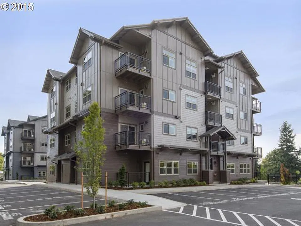 13875 SW Meridian St #421