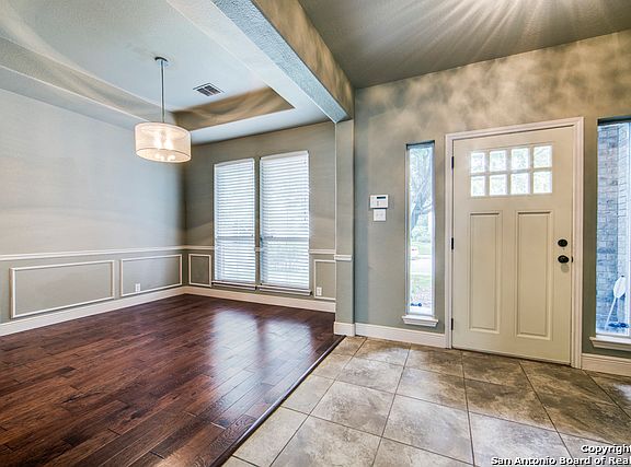 5th image of 13634 Mason Crest Dr