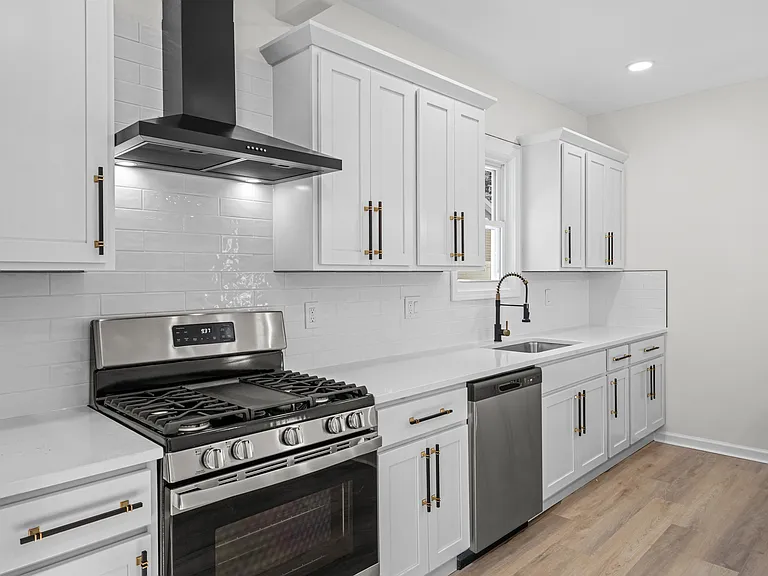 12028 Wade Park Ave — Photo 13