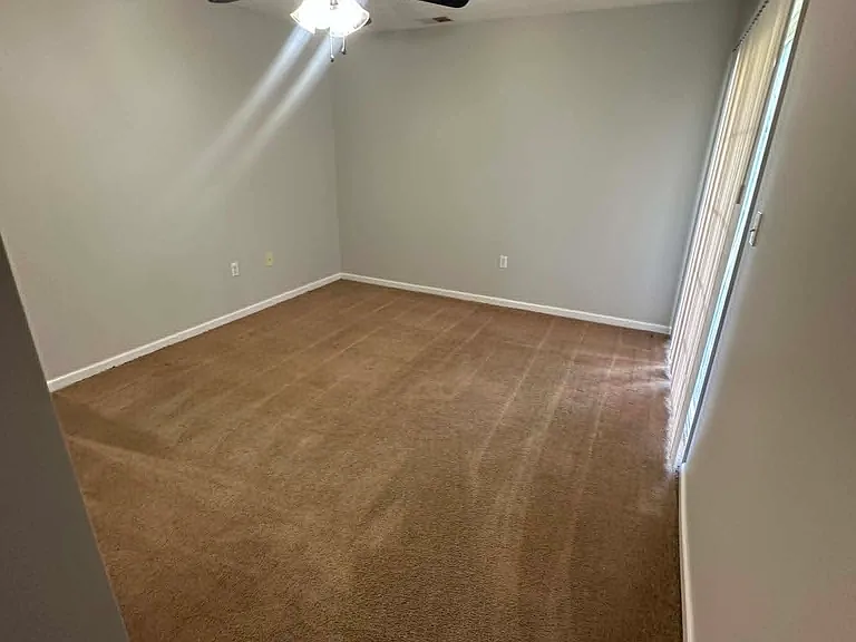 103 Braxton Ct #D — Photo 5