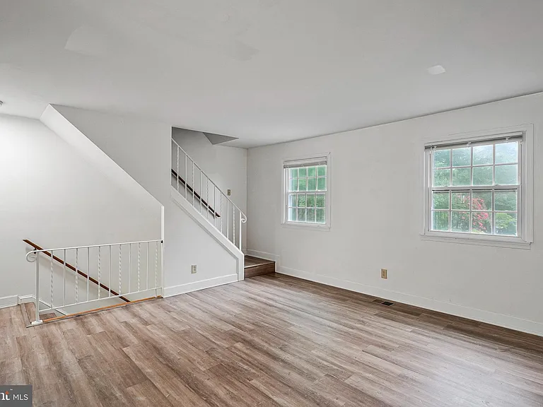 14707 Bentley Sq — Photo 15