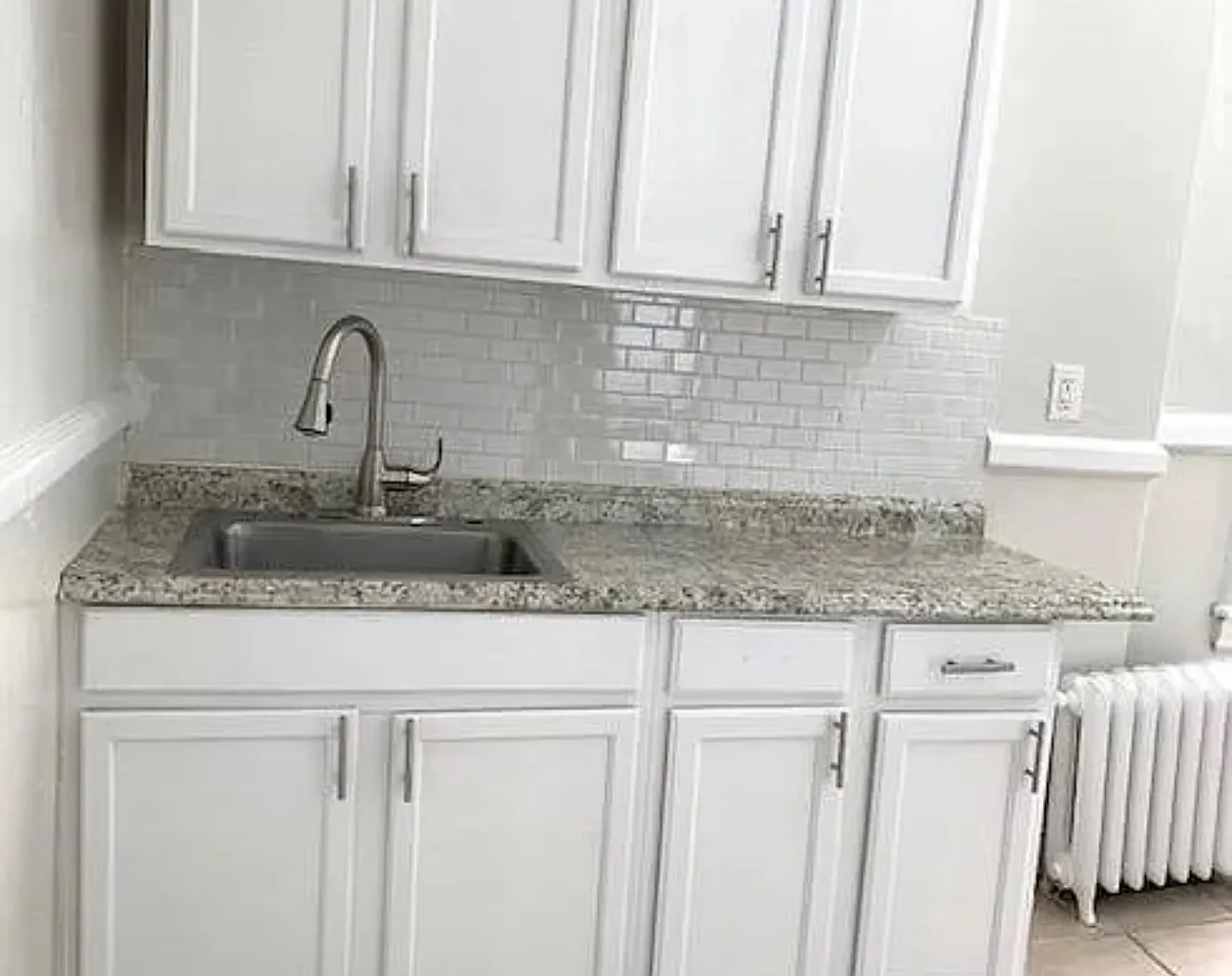 3 bed, 1000 sqft, $2,300 — Photo 1