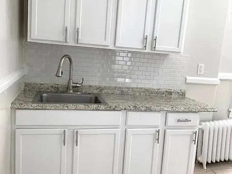 1589 Fairfield Ave #7 — Photo 1
