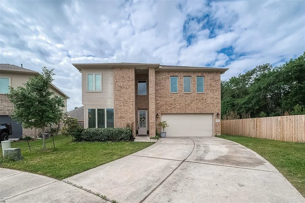 4 bed, 3.5 bath, 2859 sqft, $3,100 — Photo 2
